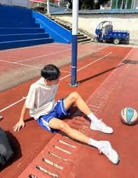 篮球勇士替补球员连续得分上双