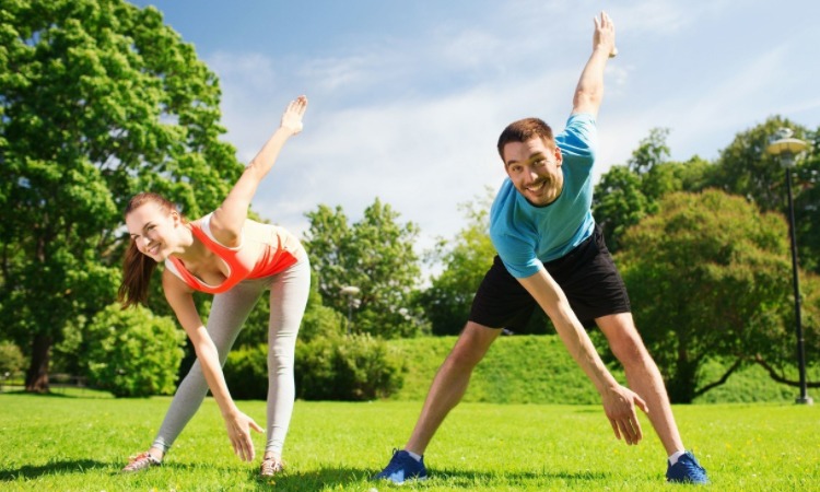 足球西甲双雄同日失分，冠军悬念再次被点燃