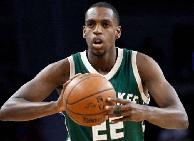 他的防守稳 他的防守稳